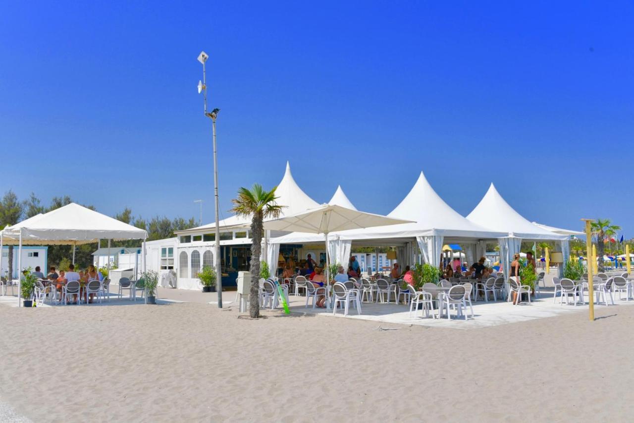 Isamar Holiday Village Ca Lino Εξωτερικό φωτογραφία Beach bar in Spain
